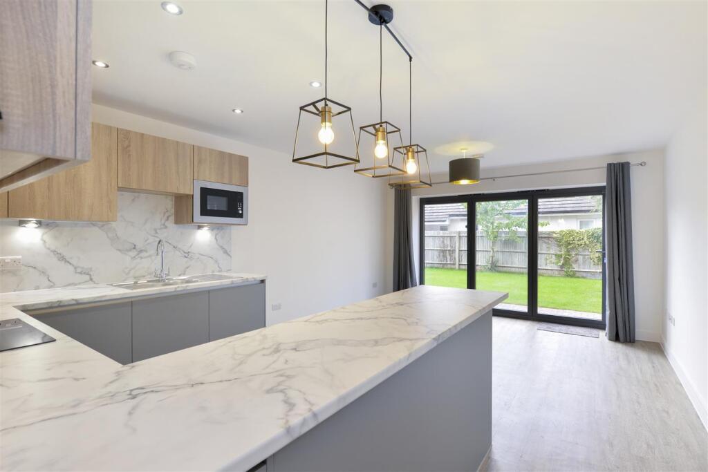 1 bed Apartment for rent in Tonbridge. From Kings Hill Properties - Kings Hill