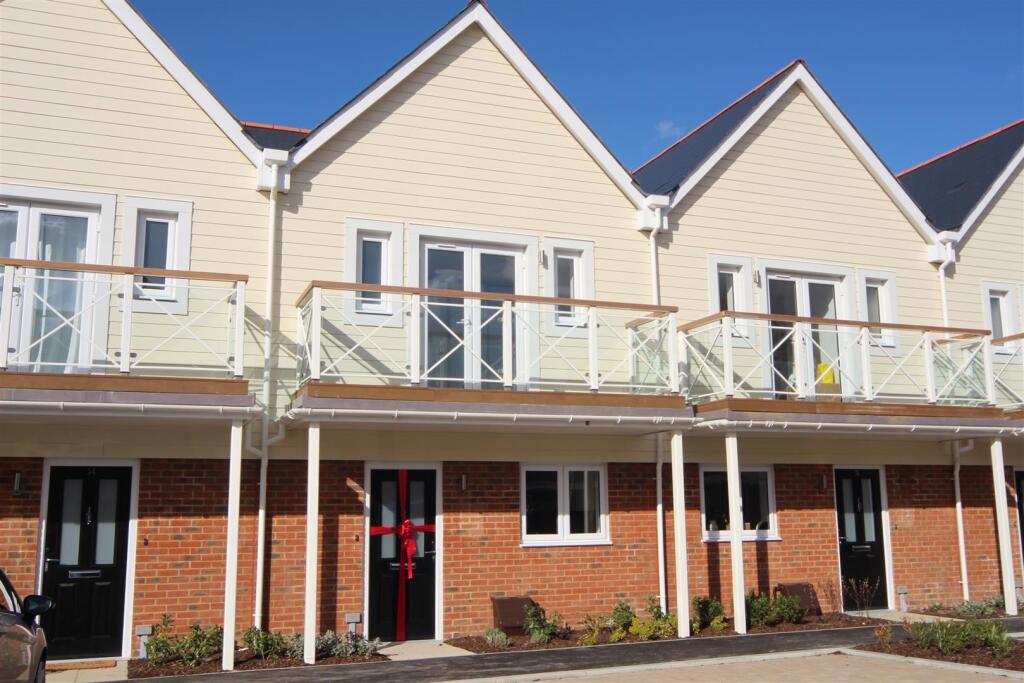 3 bed Mid Terraced House for rent in Snodland. From Kings Hill Properties - Kings Hill 3 bed Mid Terraced House for rent in Snodland. From Kings Hill Properties - Kings Hill