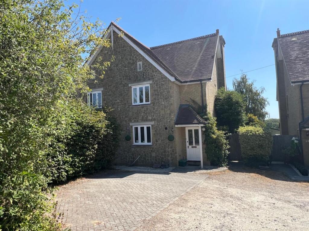 3 bed Semi Detached for rent in Birling. From Kings Hill Properties - Kings Hill 3 bed Semi Detached for rent in Birling. From Kings Hill Properties - Kings Hill