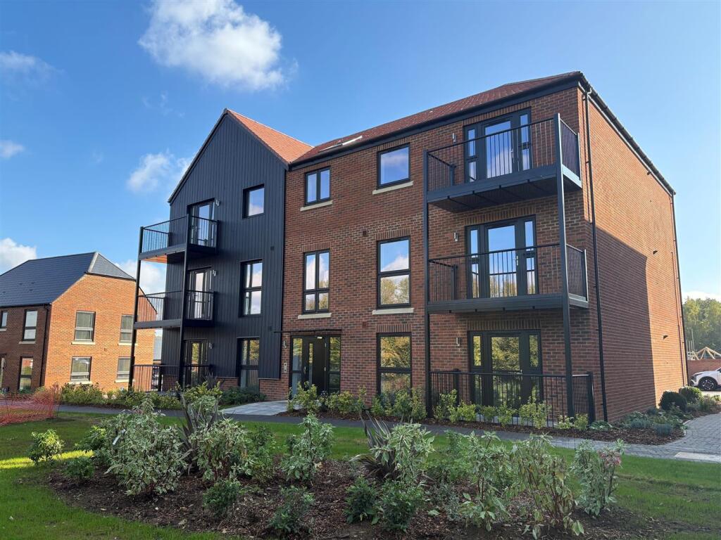 2 bed Apartment for rent in West Malling. From Kings Hill Properties - Kings Hill