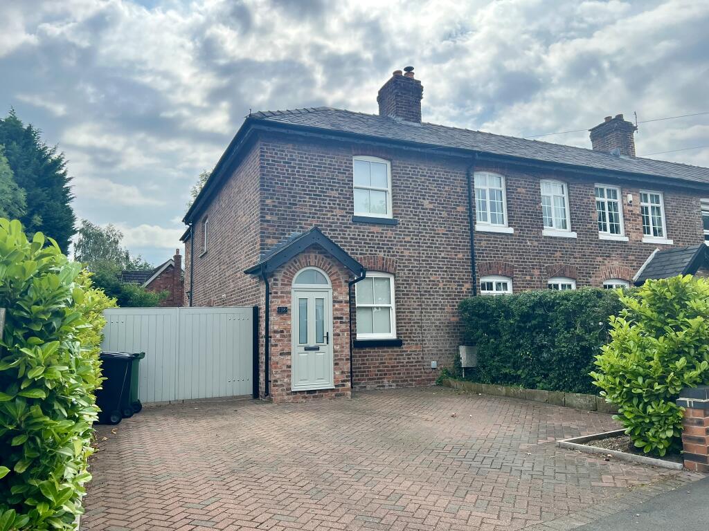 3 bed End of Terrace for rent in Bramhall. From Let Emma - Macclesfield