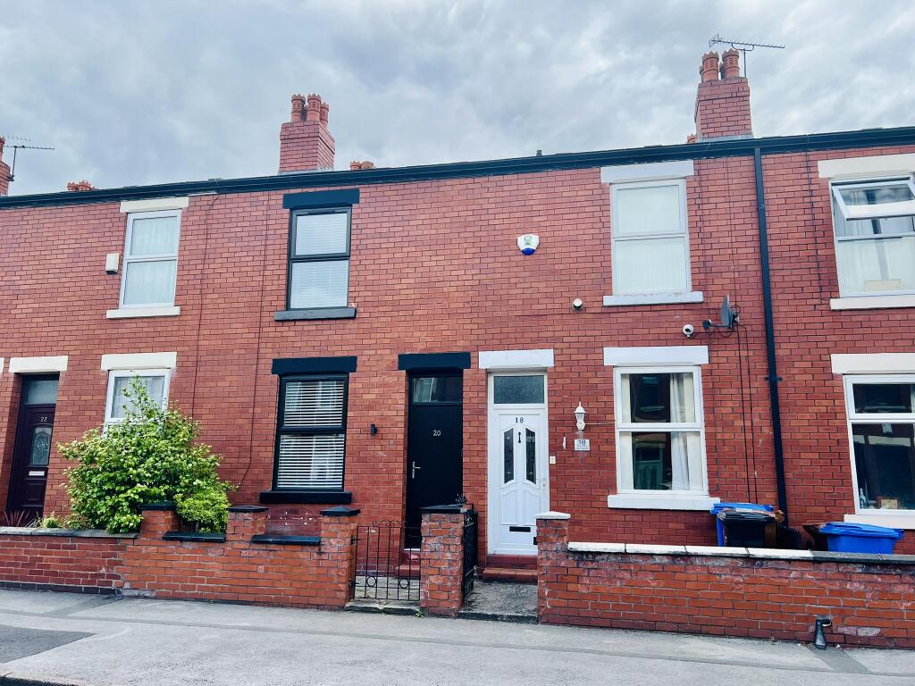 2 bed Mid Terraced House for rent in Stockport. From Let Emma - Macclesfield