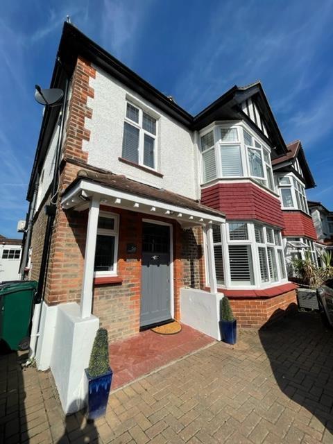 5 bed Semi Detached for rent in Portslade-by-Sea. From Just Lets - Hove