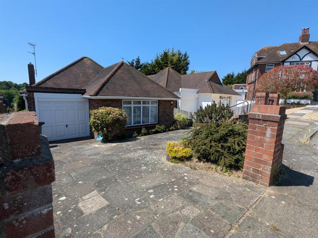 2 bed Bungalow for rent in Portslade-by-Sea. From Just Lets - Hove 2 bed Bungalow for rent in Portslade-by-Sea. From Just Lets - Hove