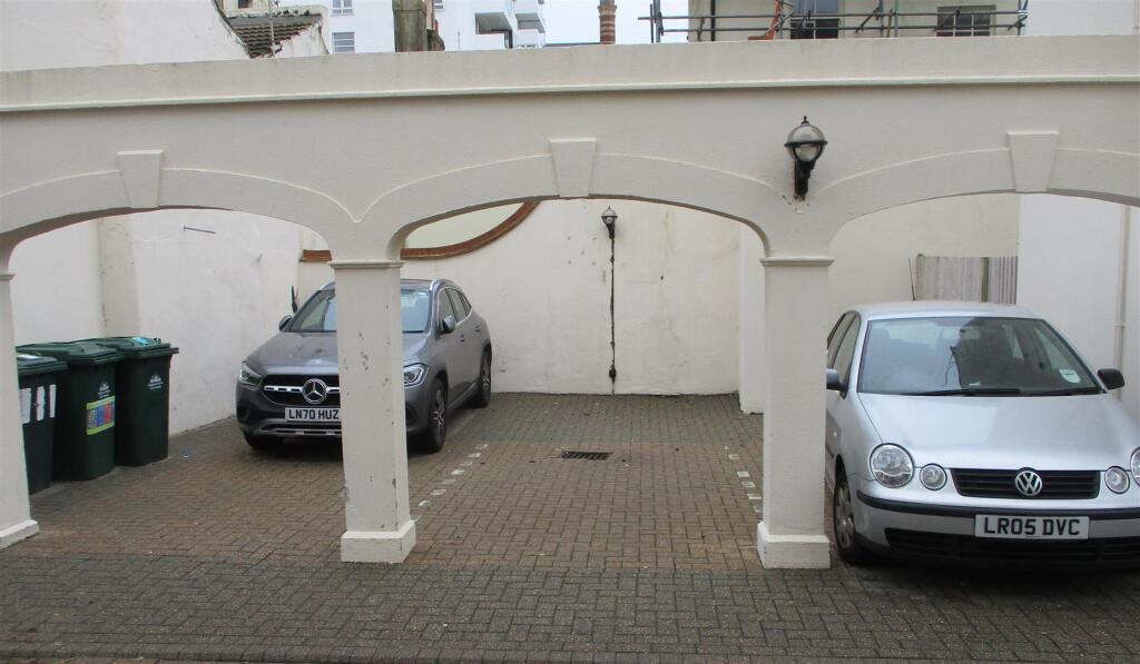 0 bed Garages for rent in Brighton and Hove. From Just Lets - Hove