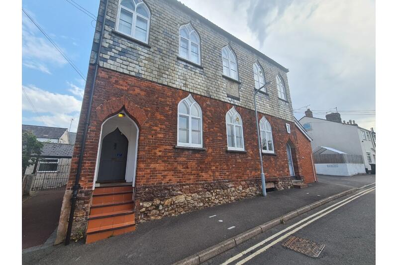 3 bed 1st Floor Flat for rent in Wellington. From Linda Saunders Estate Agents - Bridgwater