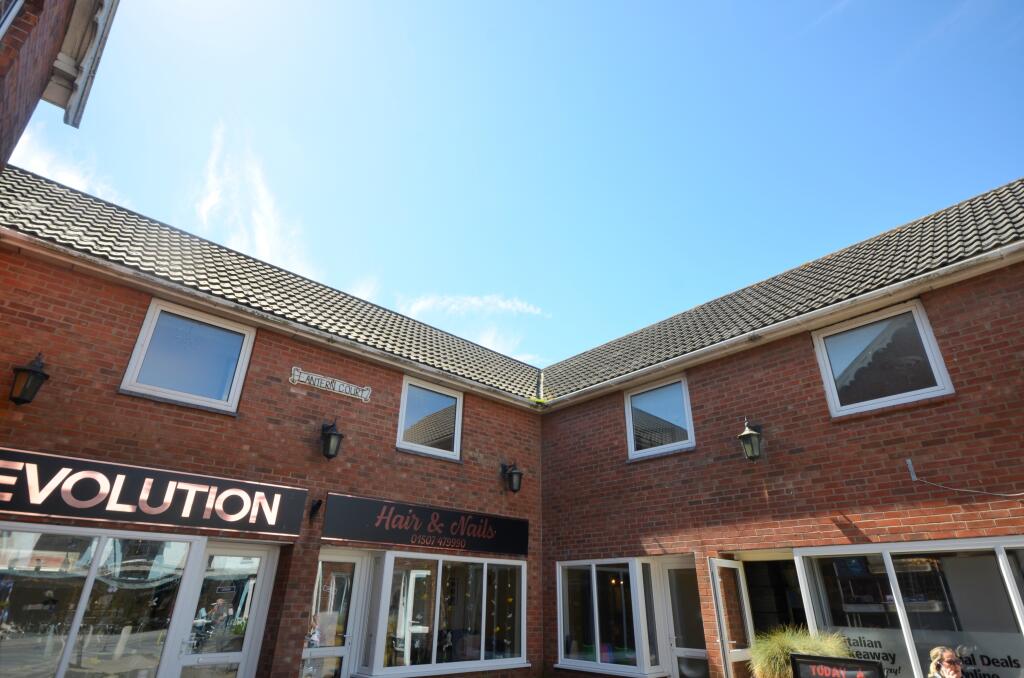 3 bed 1st Floor Flat for rent in Mablethorpe. From Lovelle Estate Agency - Grimsby