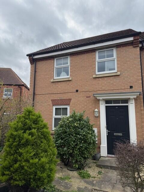 3 bed Mid Terraced House for rent in Healing. From Lovelle Estate Agency - Grimsby