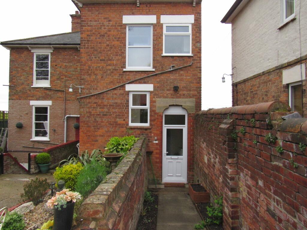 1 bed Mid Terraced House for rent in Louth. From Lovelle Estate Agency - Grimsby