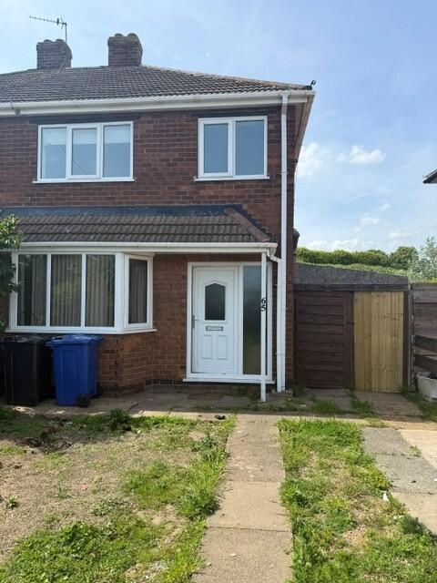 3 bed Mid Terraced House for rent in Grimsby. From Lovelle Estate Agency - Grimsby