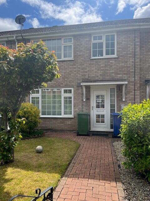 3 bed Mid Terraced House for rent in Bradley. From Lovelle Estate Agency - Grimsby 3 bed Mid Terraced House for rent in Bradley. From Lovelle Estate Agency - Grimsby