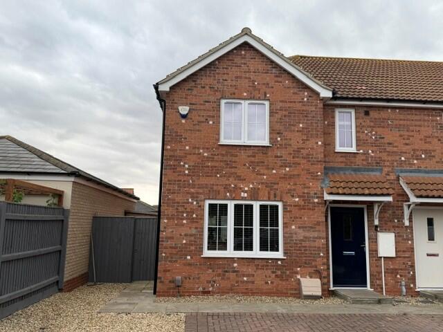 3 bed Mid Terraced House for rent in New Waltham. From Lovelle Estate Agency - Grimsby 3 bed Mid Terraced House for rent in New Waltham. From Lovelle Estate Agency - Grimsby