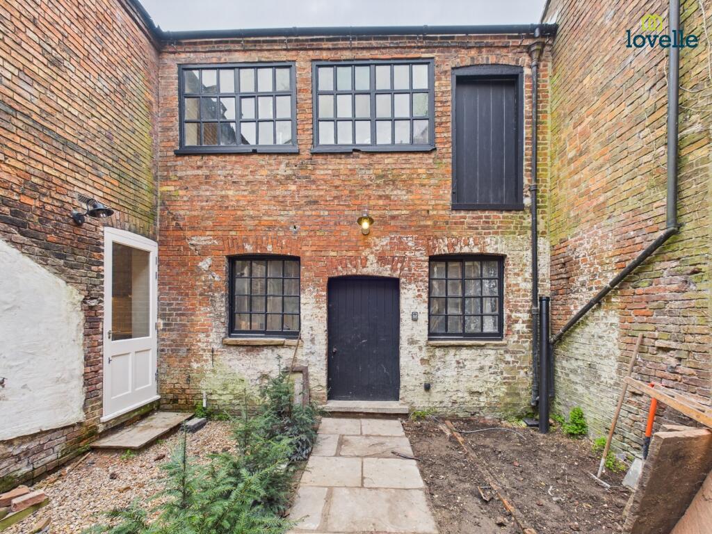 2 bed Mid Terraced House for rent in Horncastle. From Lovelle Estate Agency - Market Rasen 2 bed Mid Terraced House for rent in Horncastle. From Lovelle Estate Agency - Market Rasen