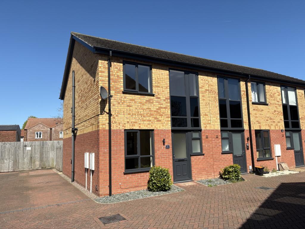 3 bed Semi Detached for rent in Market Rasen. From Lovelle Estate Agency - Market Rasen