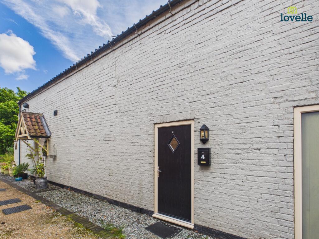 2 bed Mid Terraced House for rent in Market Rasen. From Lovelle Estate Agency - Market Rasen 2 bed Mid Terraced House for rent in Market Rasen. From Lovelle Estate Agency - Market Rasen