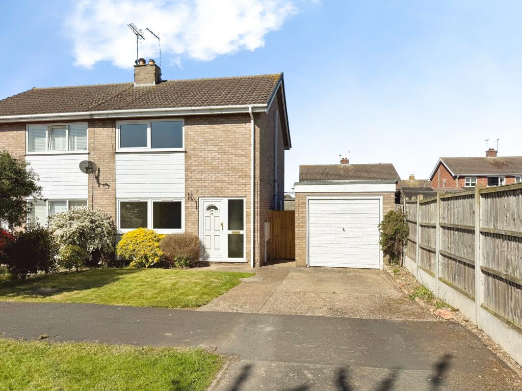 3 bed Semi Detached for rent in Harmston. From Lovelle Estate Agency - North Hykeham