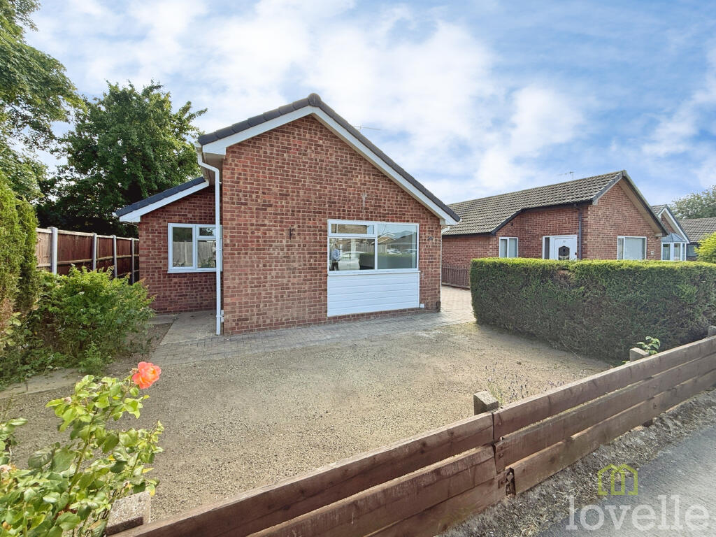 3 bed Detached bungalow for rent in Lincoln. From Lovelle Estate Agency - North Hykeham