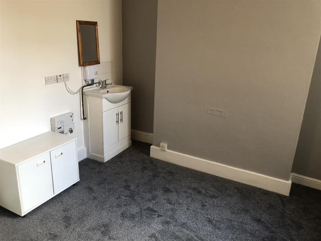 1 bed House Share for rent in Hillfields. From M Coleman Estate Agents - Downend