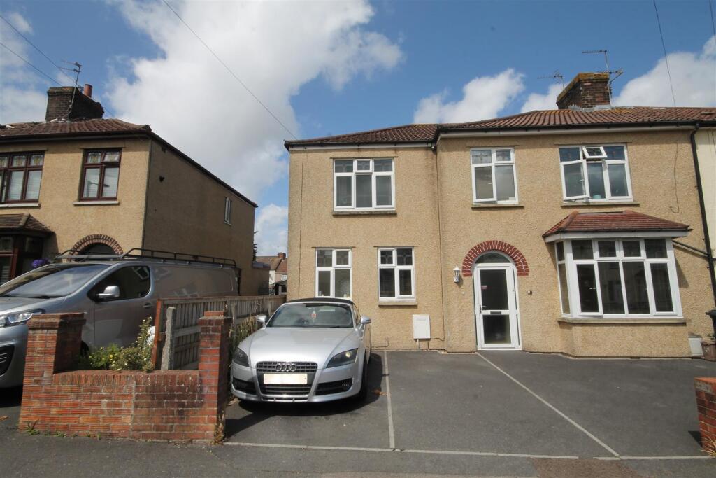 2 bed Annexe for rent in Hillfields. From M Coleman Estate Agents - Downend 2 bed Annexe for rent in Hillfields. From M Coleman Estate Agents - Downend