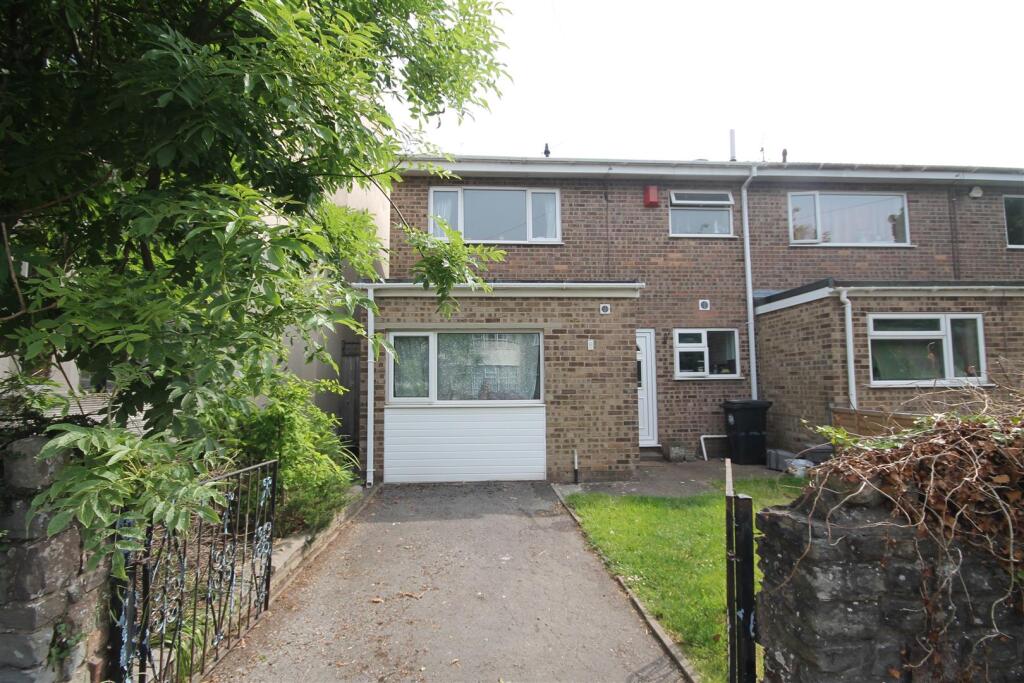 5 bed Semi Detached for rent in Broomhill. From M Coleman Estate Agents - Downend 5 bed Semi Detached for rent in Broomhill. From M Coleman Estate Agents - Downend