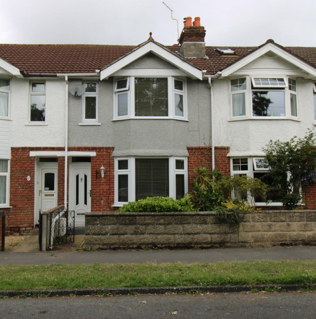 3 bed Mid Terraced House for rent in Totton. From M.M Lettings - Hythe 3 bed Mid Terraced House for rent in Totton. From M.M Lettings - Hythe