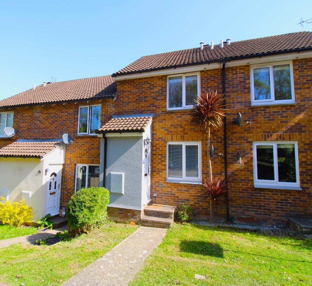 2 bed Mid Terraced House for rent in Dibden. From M.M Lettings - Hythe
