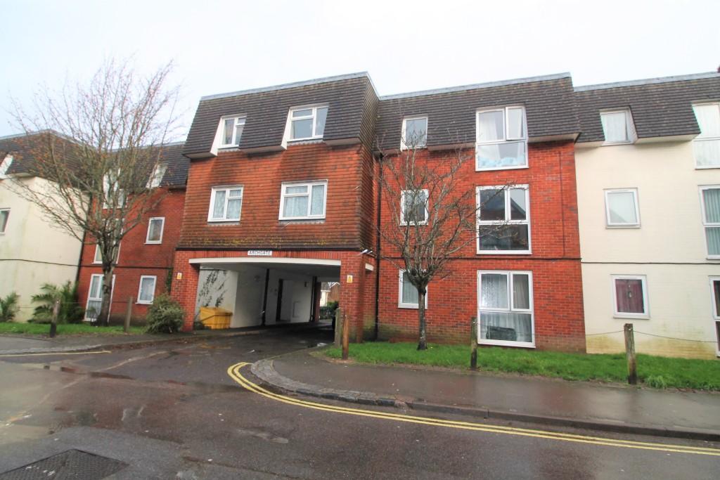 1 bed 1st Floor Flat for rent in Lymington. From M.M Lettings - Hythe