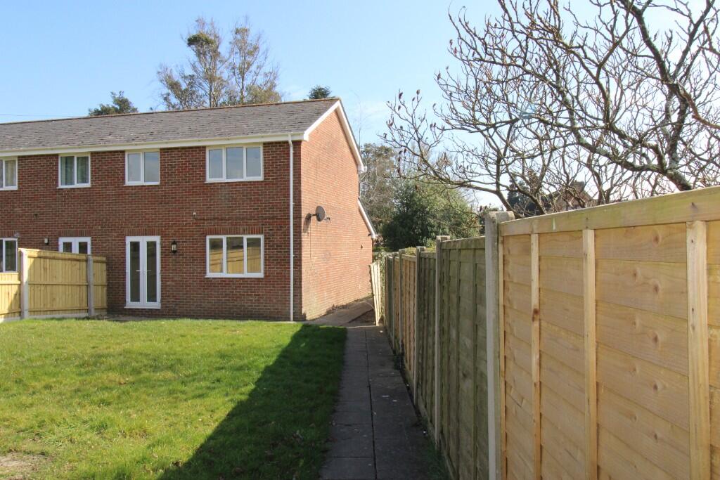 3 bed End of Terrace for rent in Holbury. From M.M Lettings - Hythe