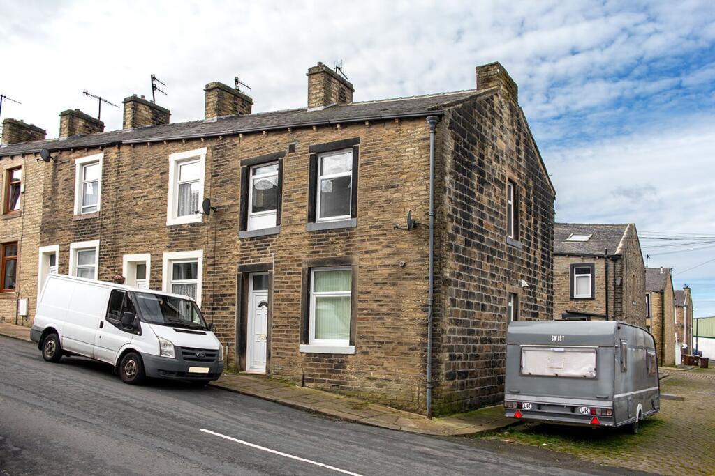 1 bed Apartment for rent in Colne. From Pendle Hill Properties - Read