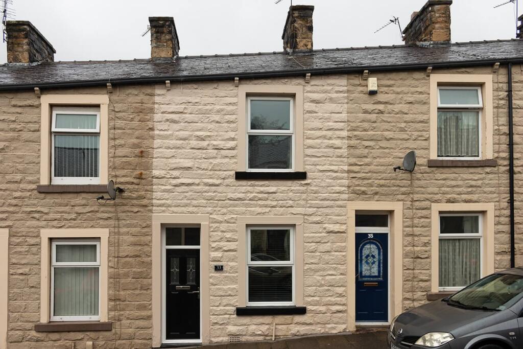 2 bed Mid Terraced House for rent in Simonstone. From Pendle Hill Properties - Read