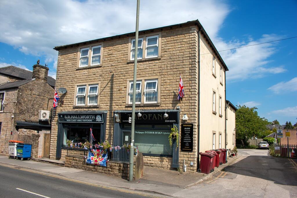 2 bed Apartment for rent in Whalley. From Pendle Hill Properties - Read