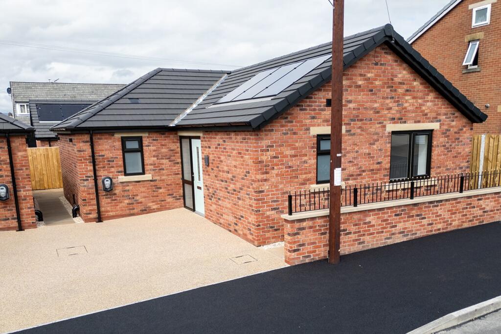 2 bed Detached bungalow for rent in Longridge. From Pendle Hill Properties - Read