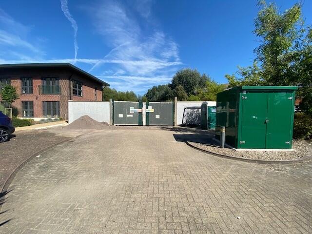 4 bed Dev Land - Leisure for rent in Newbury. From Quintons - Newbury