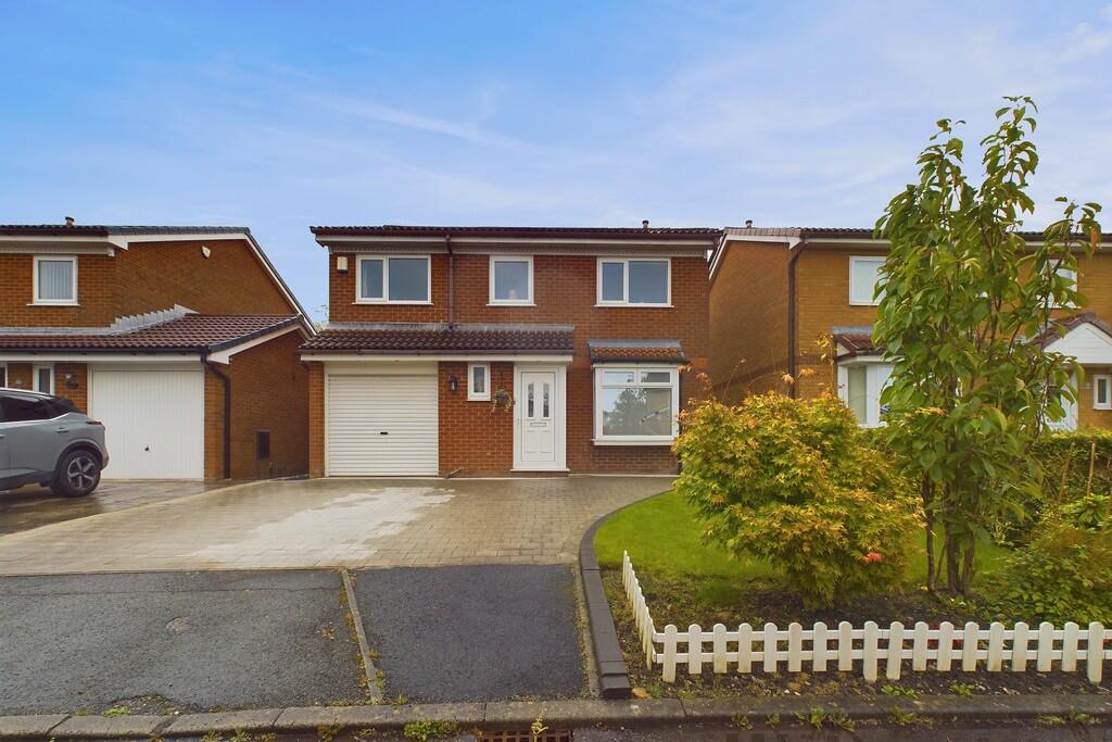 4 bed Detached for rent in Fulwood. From Roberts & Co Estate Agents - Preston & South Ribble
