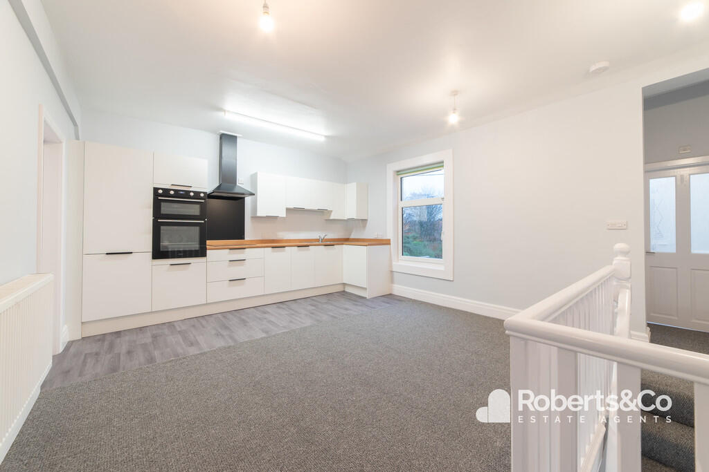 2 bed Apartment for rent in Bamber Bridge. From Roberts & Co Estate Agents - Preston & South Ribble 2 bed Apartment for rent in Bamber Bridge. From Roberts & Co Estate Agents - Preston & South Ribble