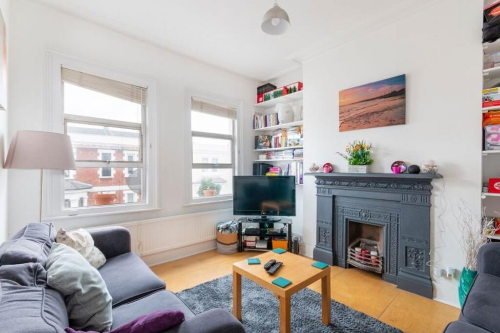 2 bed 1st Floor Flat for rent in Clapham. From Langford Lettings Ltd - London