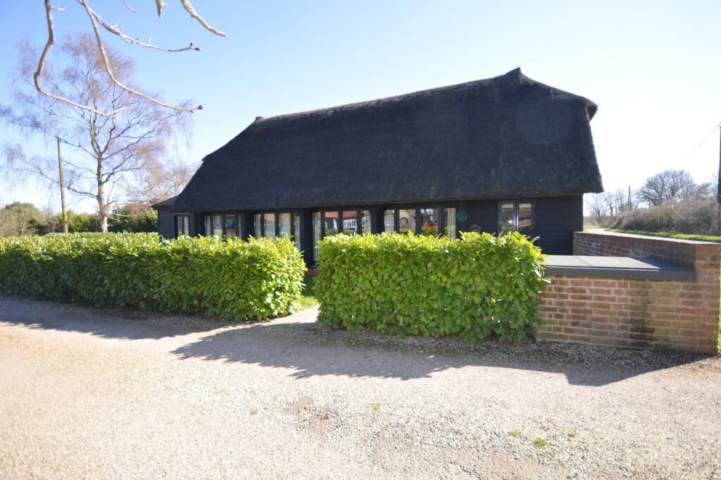 2 bed Cottage for rent in Farnham. From Russell Property - Bishop's Stortford