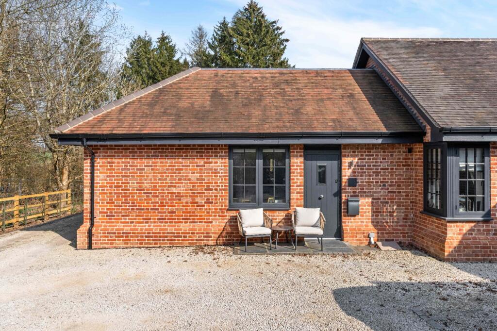 2 bed Bungalow for rent in Stansted Mountfitchet. From Russell Property - Bishop's Stortford