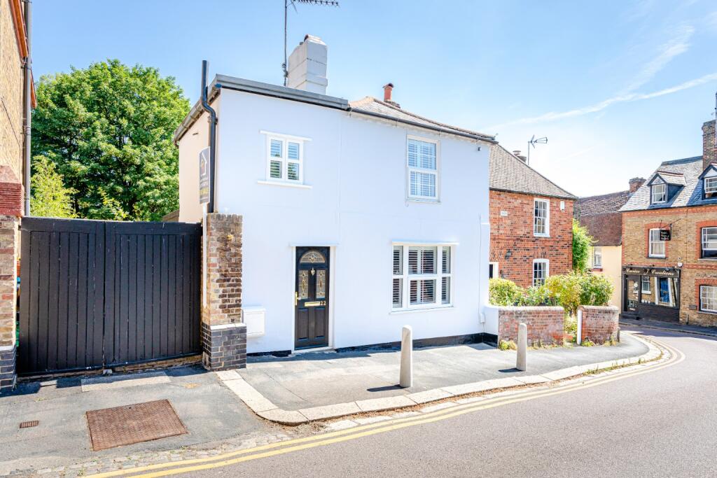 2 bed Cottage for rent in Bishop's Stortford. From Russell Property - Bishop's Stortford 2 bed Cottage for rent in Bishop's Stortford. From Russell Property - Bishop's Stortford