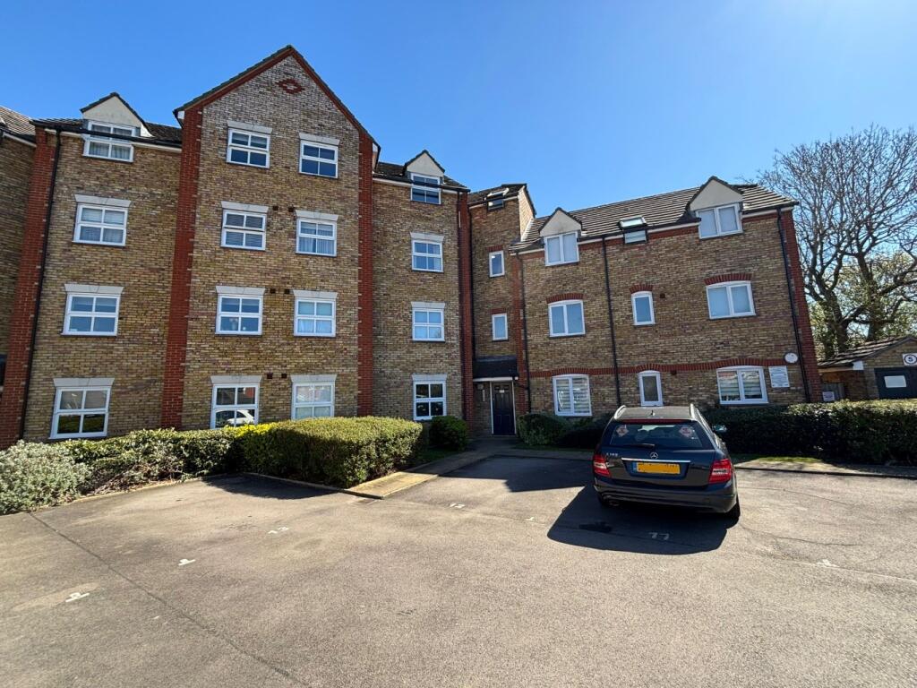 2 bed 1st Floor Flat for rent in Harlow. From Russell Property - Bishop's Stortford