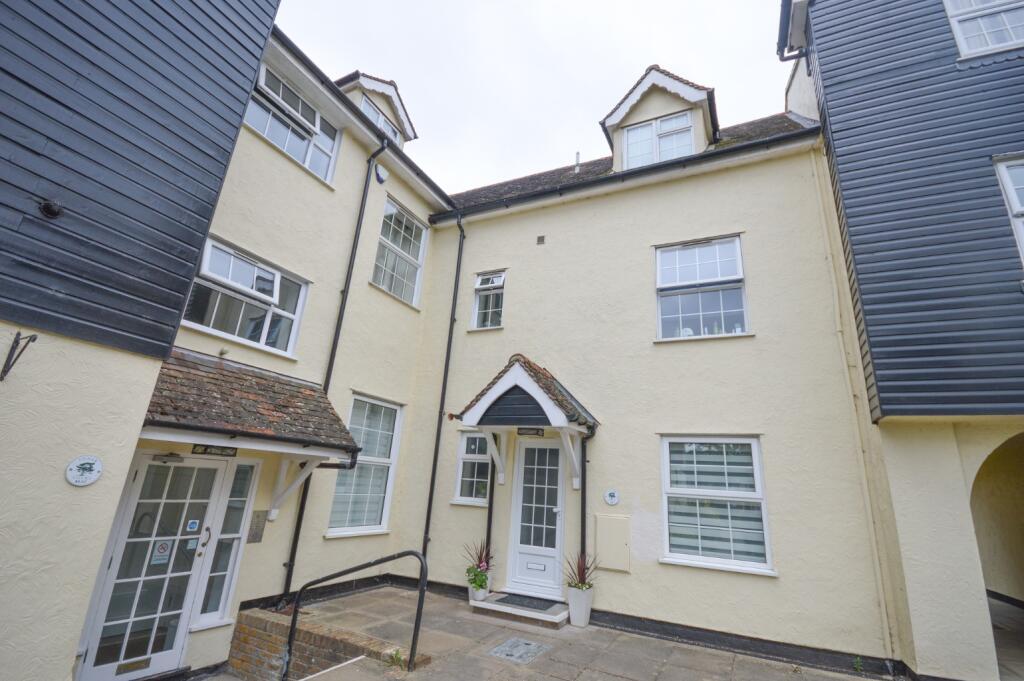 2 bed Apartment for rent in Bishop's Stortford. From Russell Property - Bishop's Stortford