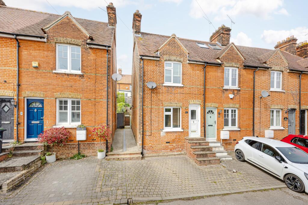 2 bed Mid Terraced House for rent in Stansted Mountfitchet. From Russell Property - Bishop's Stortford