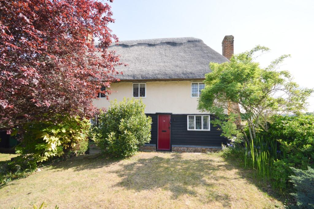 2 bed Semi Detached for rent in Farnham. From Russell Property - Bishop's Stortford 2 bed Semi Detached for rent in Farnham. From Russell Property - Bishop's Stortford