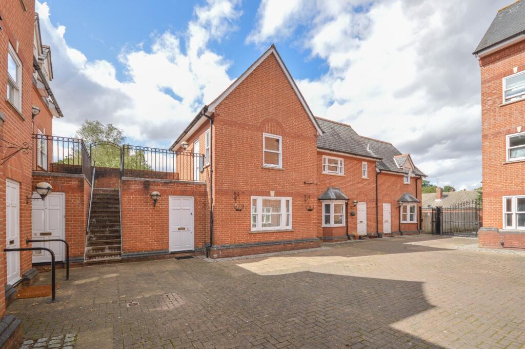 1 bed Apartment for rent in Stansted Mountfitchet. From Russell Property - Bishop's Stortford