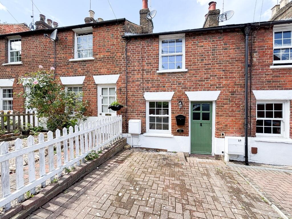 2 bed Cottage for rent in Bishop's Stortford. From Russell Property - Bishop's Stortford
