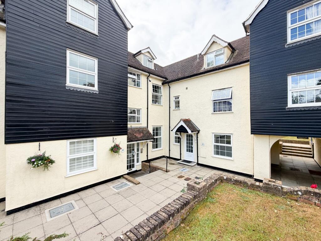 2 bed Apartment for rent in Bishop's Stortford. From Russell Property - Bishop's Stortford
