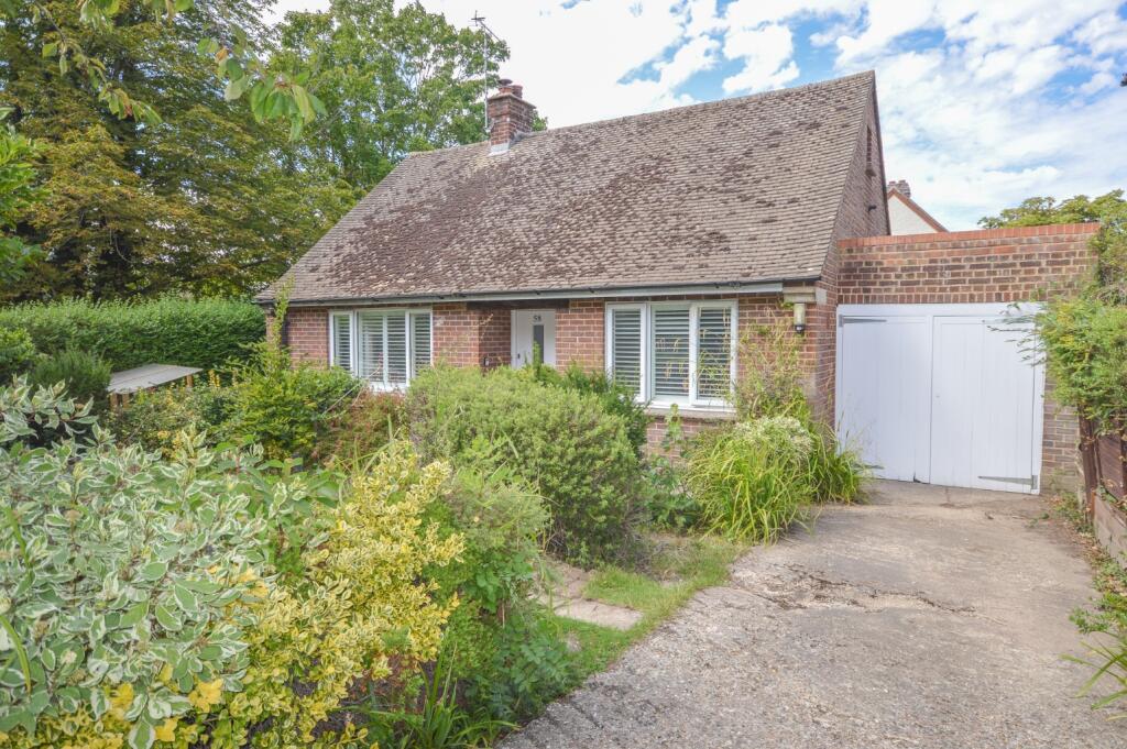 2 bed Bungalow for rent in Bishop's Stortford. From Russell Property - Bishop's Stortford