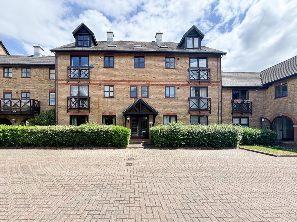 2 bed Apartment for rent in Sawbridgeworth. From Russell Property - Bishop's Stortford 2 bed Apartment for rent in Sawbridgeworth. From Russell Property - Bishop's Stortford