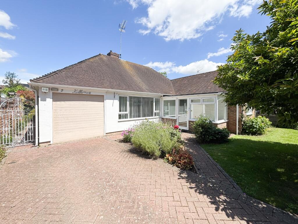 2 bed Bungalow for rent in Bishop's Stortford. From Russell Property - Bishop's Stortford