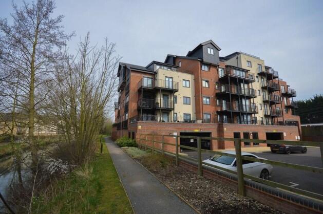 2 bed Apartment for rent in Thorley Street. From Russell Property - Bishop's Stortford 2 bed Apartment for rent in Thorley Street. From Russell Property - Bishop's Stortford
